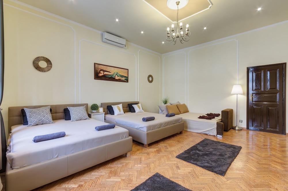 Real Apartments Andrassy 1