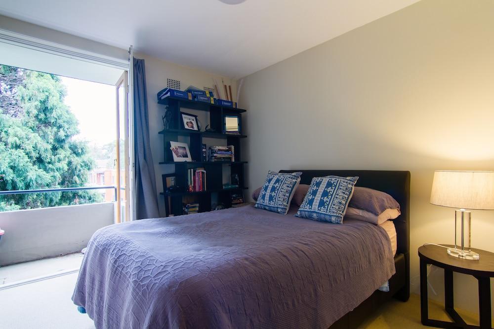 Cozy Apartment in Waverton 1