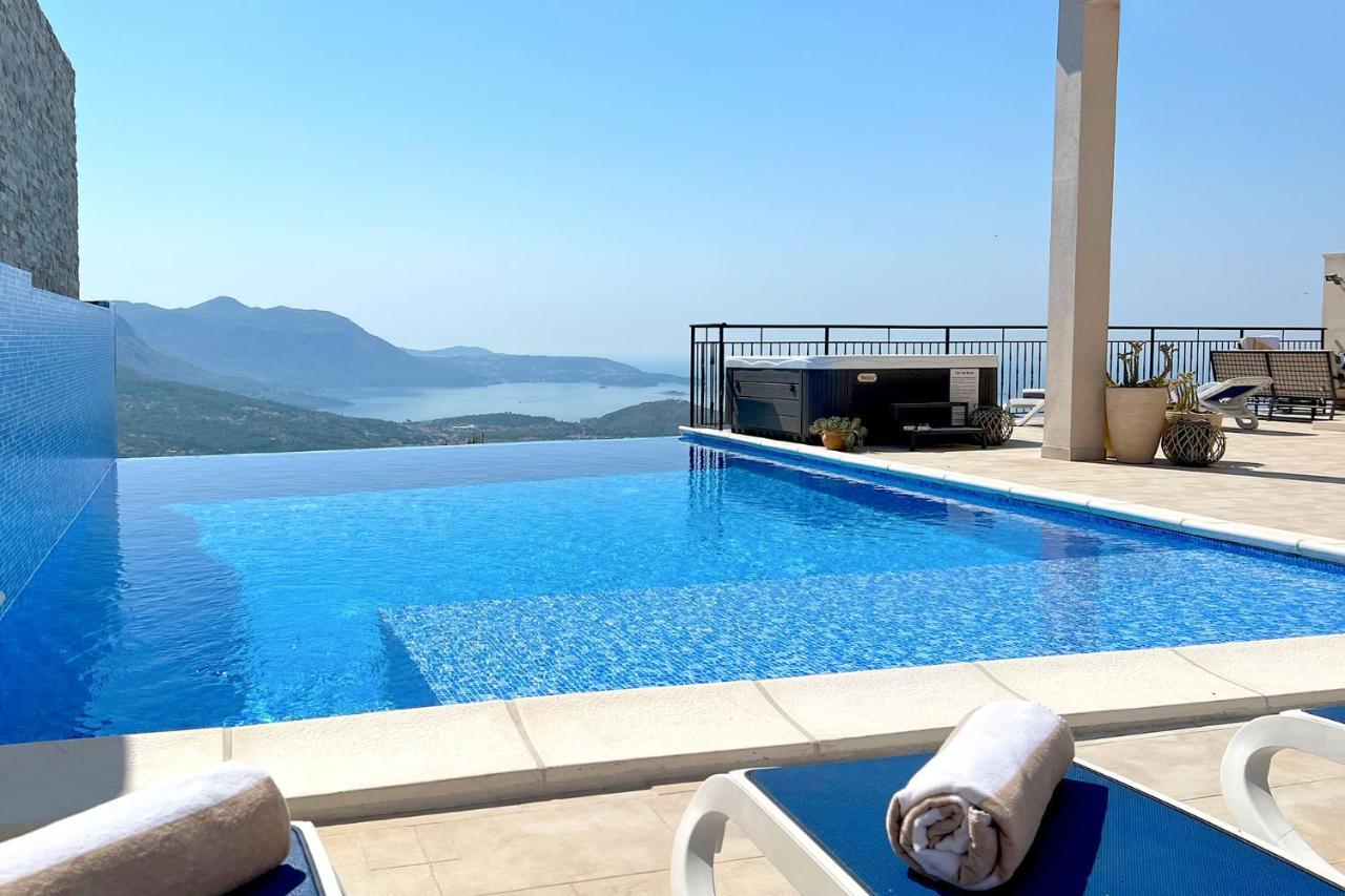 Luxury Villa Rock with Pool And Jacuzzi Near Dubrovnik