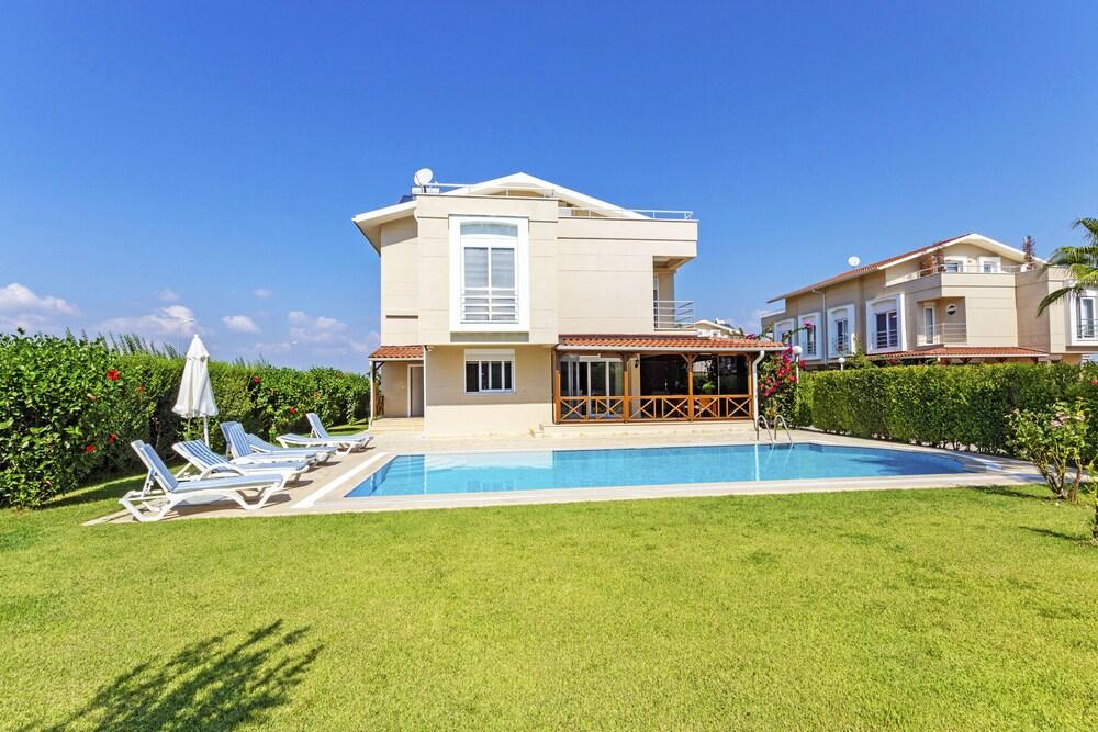 Paradise Town Villa Belle