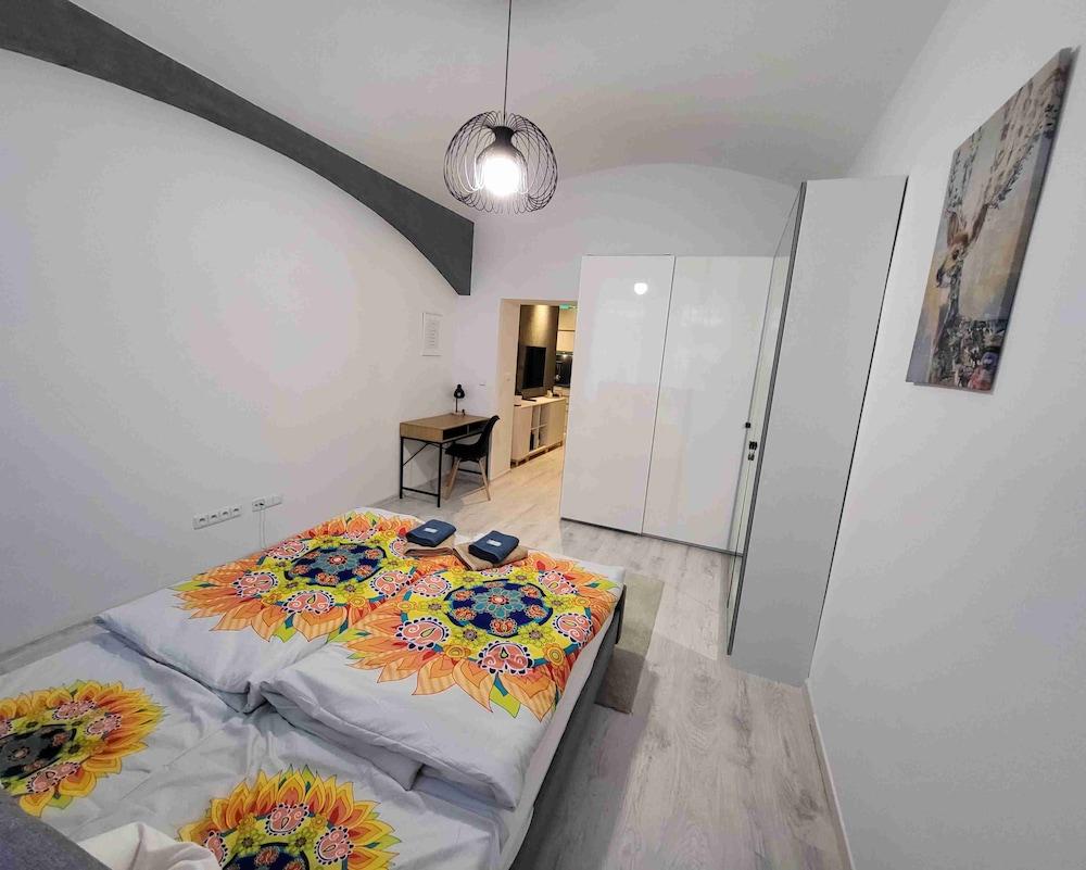 Apartment Near Congress Centre I. 1