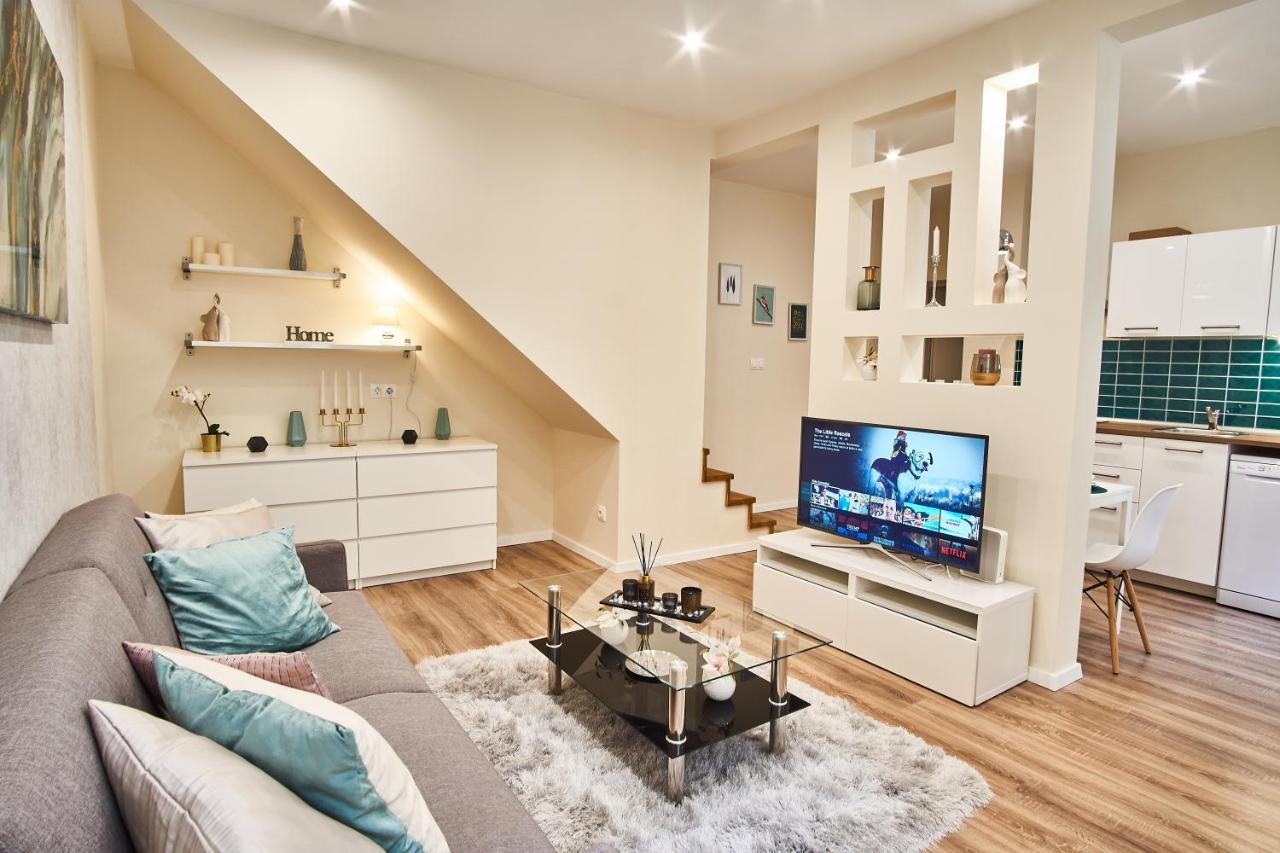 Mmm Apartment | Budapest (Adults Only)