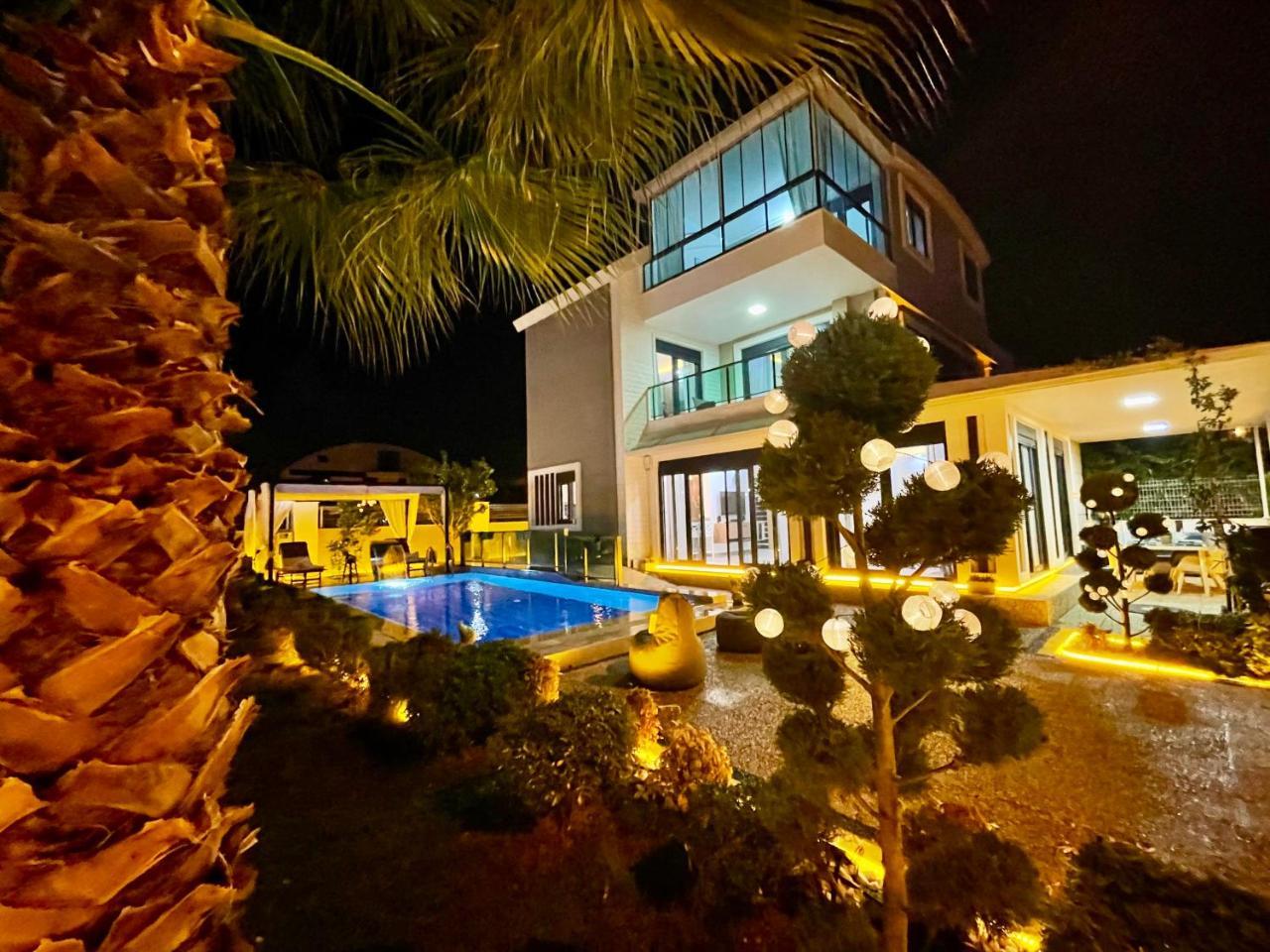 Villa Annabell1 with Swimming Pool And Jacuzzi, 3 Floors