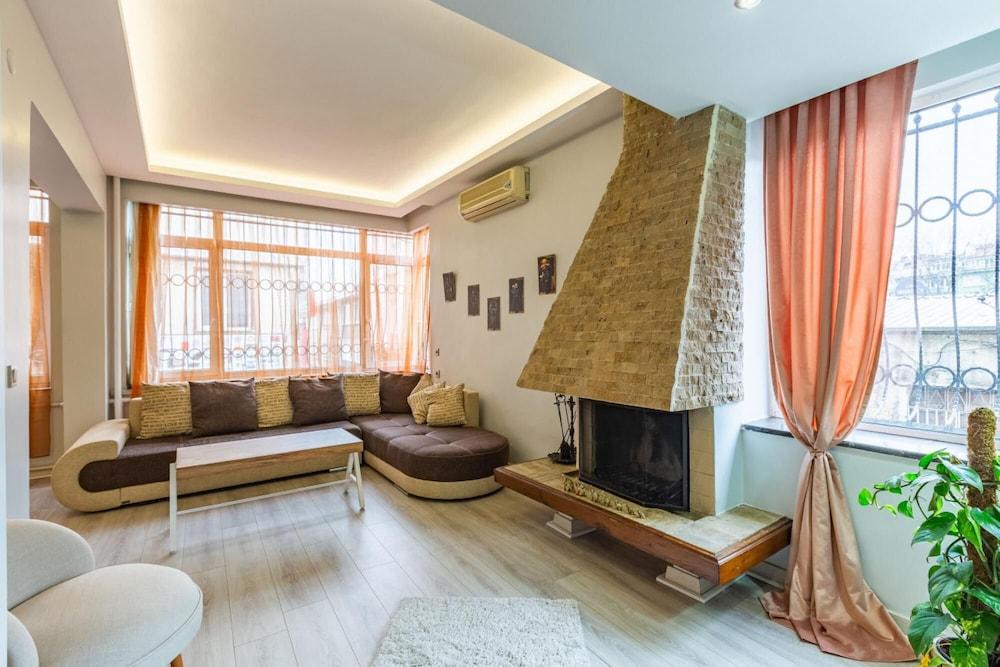Comfy Flat Near Nisantasi And Taksim in Sisli