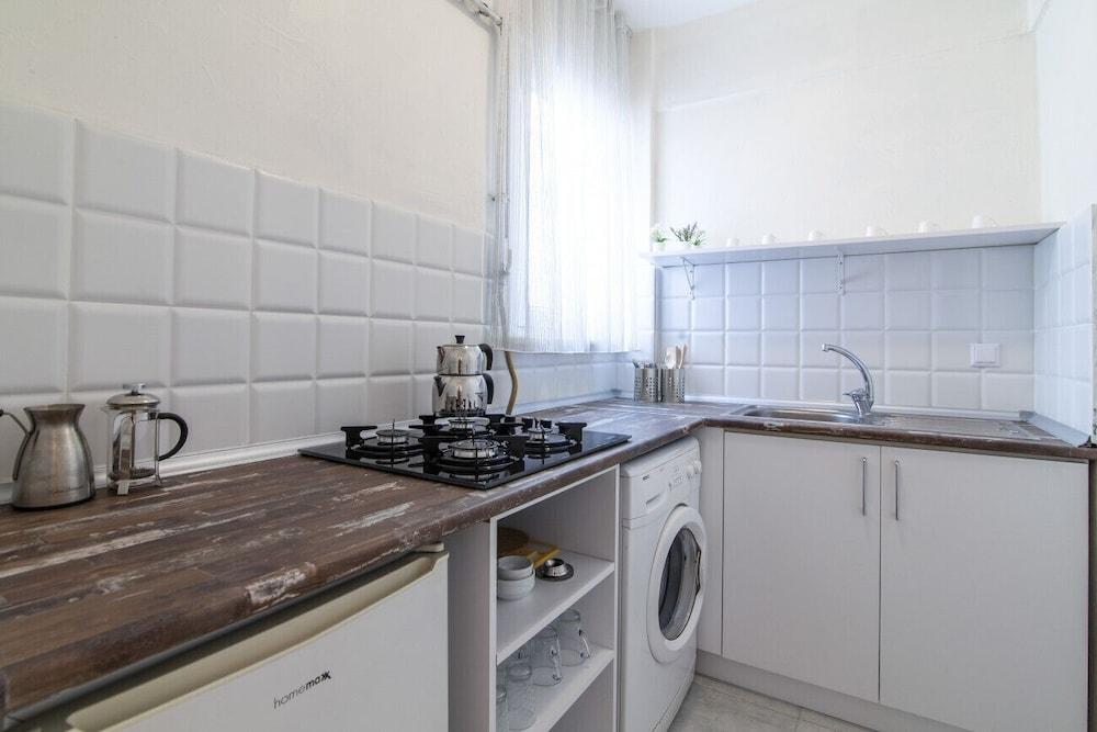 Lovely And Central Flat with Balcony in Sisli 1