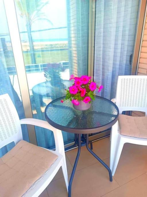 1ª Linea de Playa. Apartamento: la Calma 2