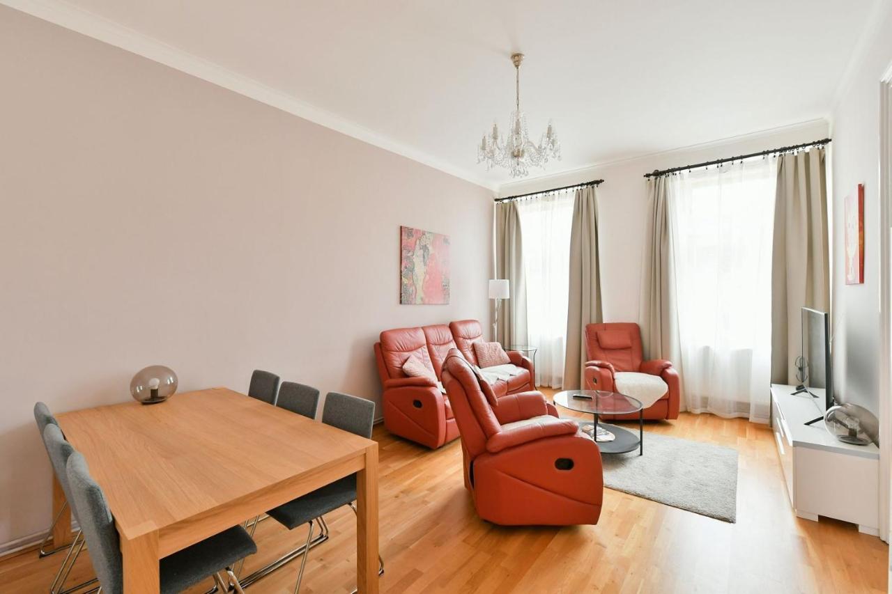 Stylish Big Apartment in the Heart of the Old Town 2