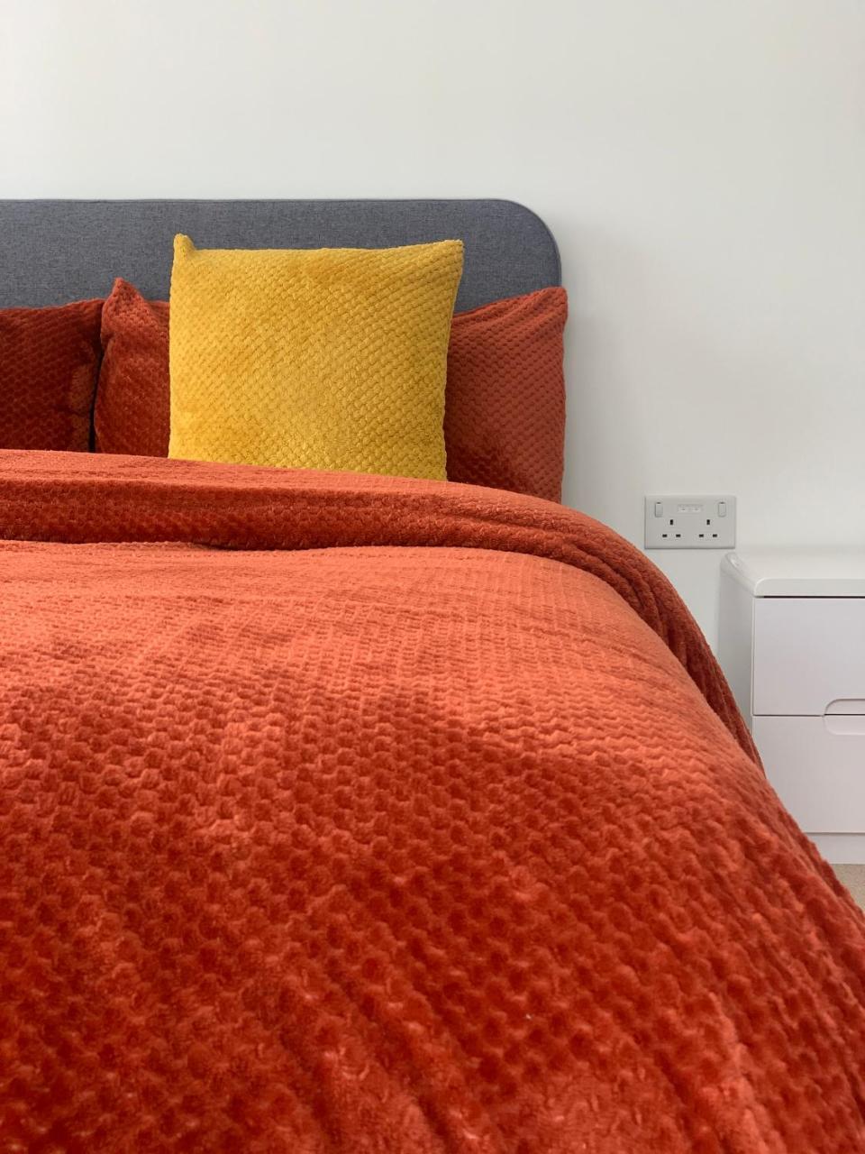 Riverside Rooms And Apartments 2