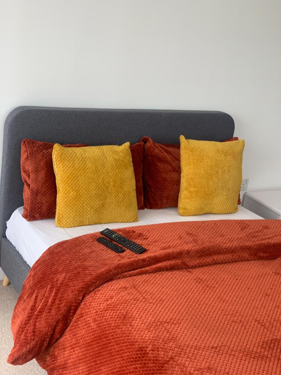 Riverside Rooms And Apartments 1