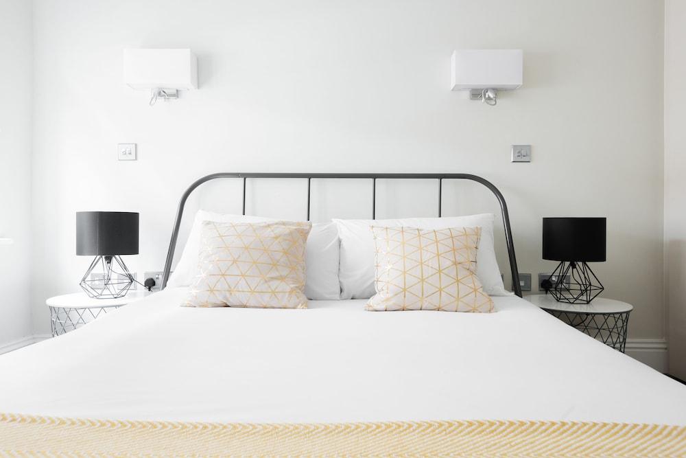 The Soho Hideout  - Modern & Bright 2bdr in Central London 2