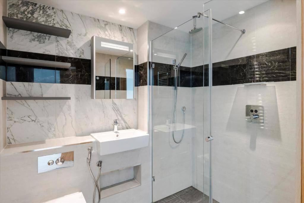 Stunning 2 Bedroom Apartment in Central London 1