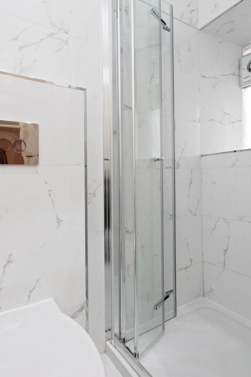 Hyde Park Serviced Rooms 1