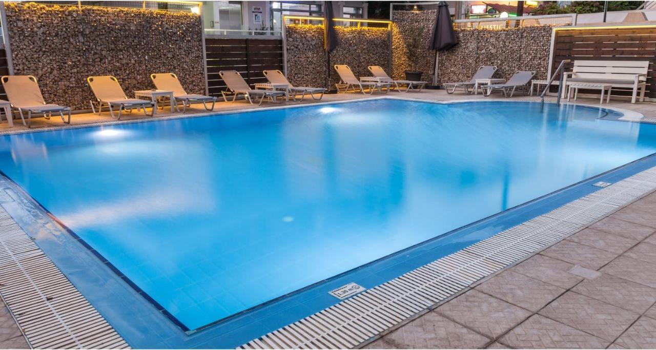 Majestic (Adults only)