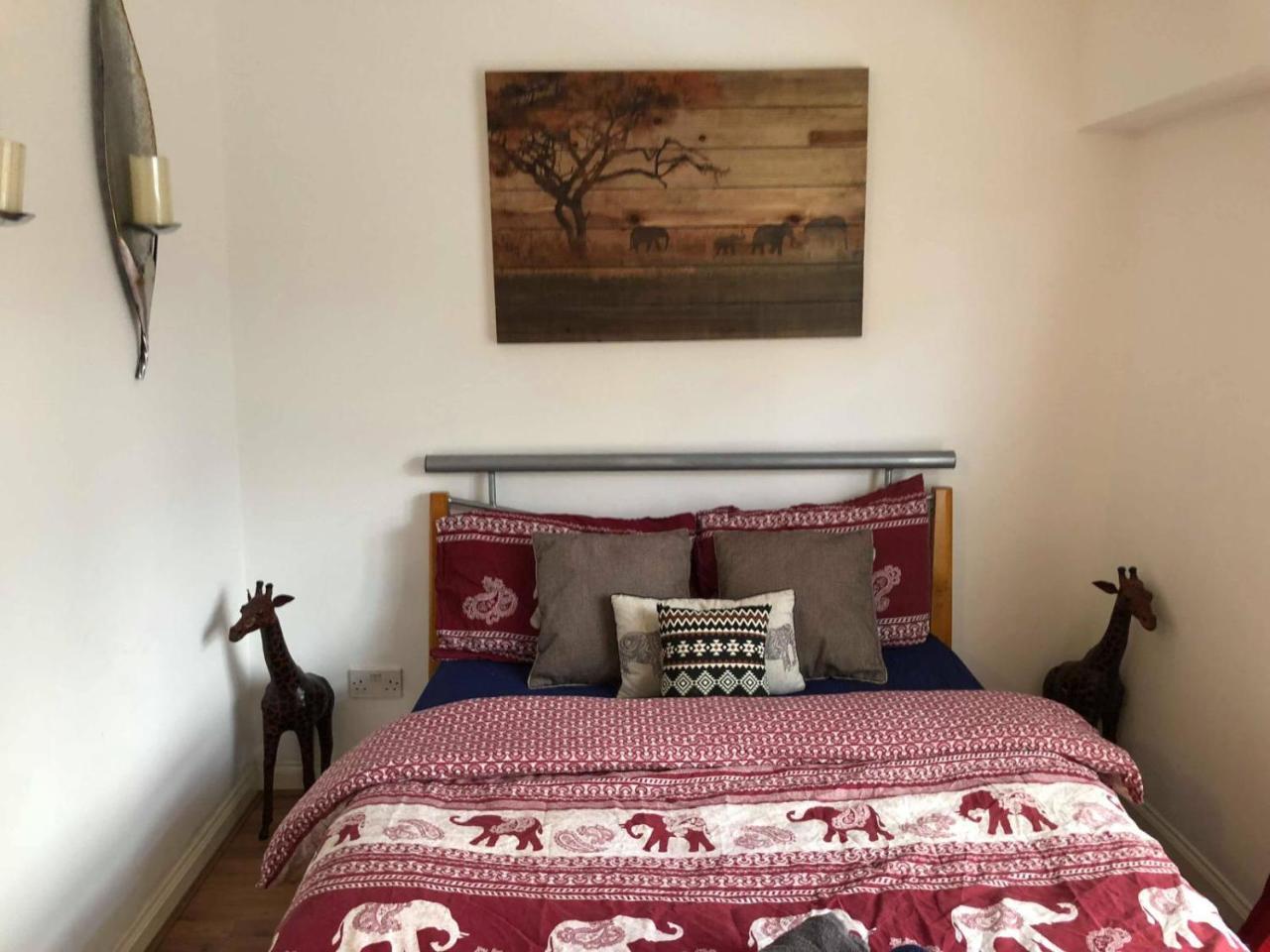 Commercial City Rooms