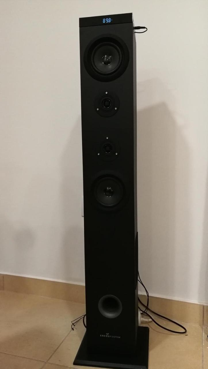 Smart Studio Near la Farga,6 Mins Walk From L1 , L5 & Airports L9 Metro 1