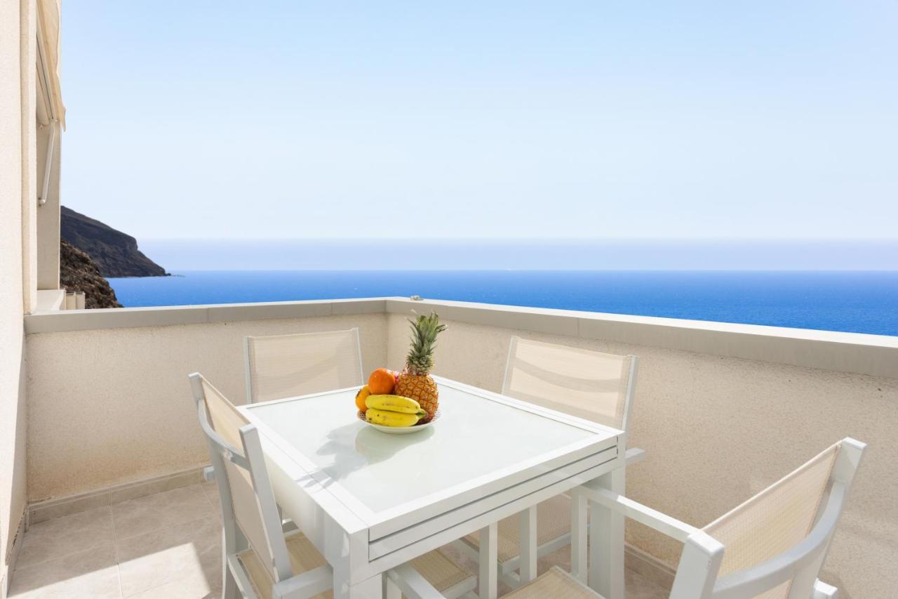 Home2book Beach Front las Gaviotas