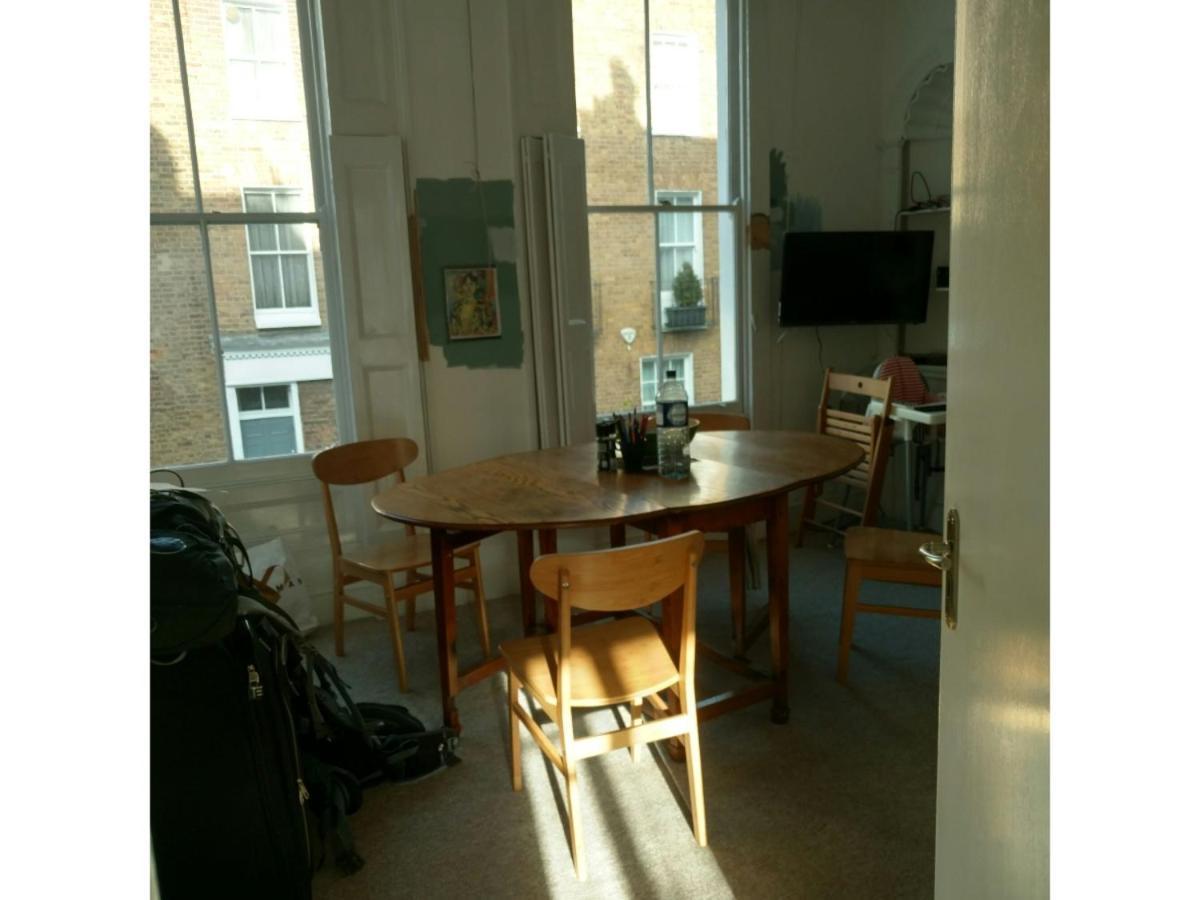 Central London Flat. Georgian Terrace. Bright. 2
