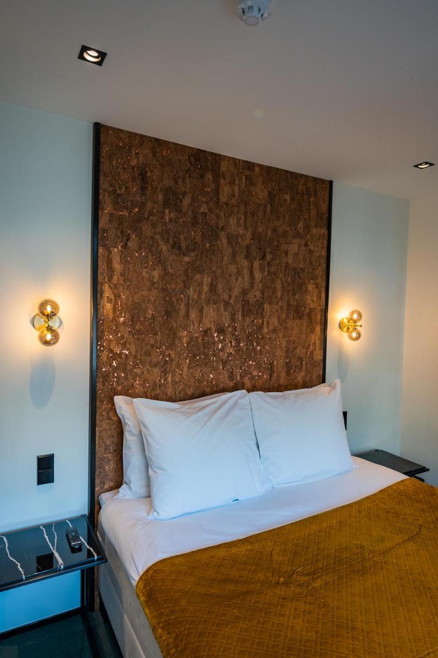 Ph Hotel de Entree 2