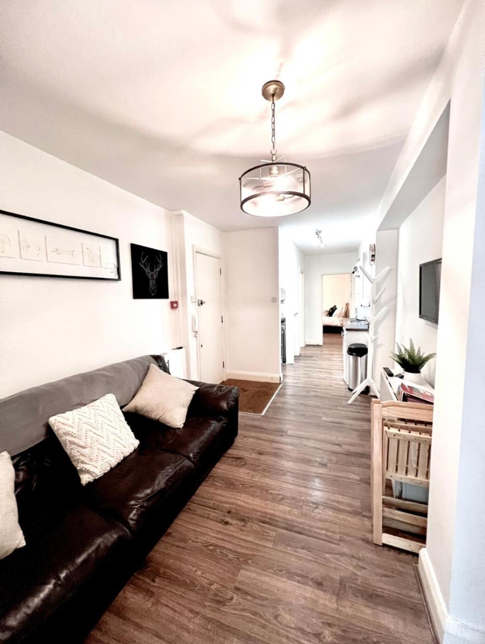 Best Location Central London 2 Bedrooms Sleeps Up To 4 Or 5 Middle of All Attractions