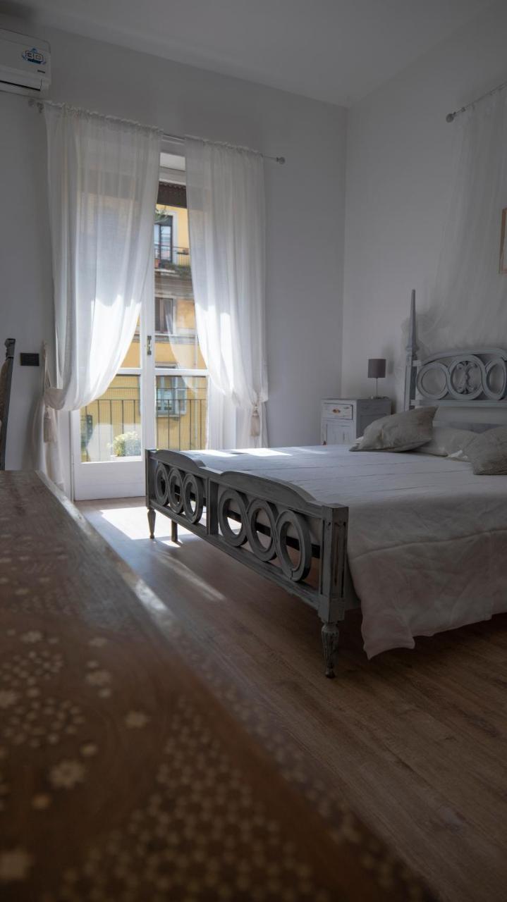 Beautiful Floral Apartment on Navigli 2