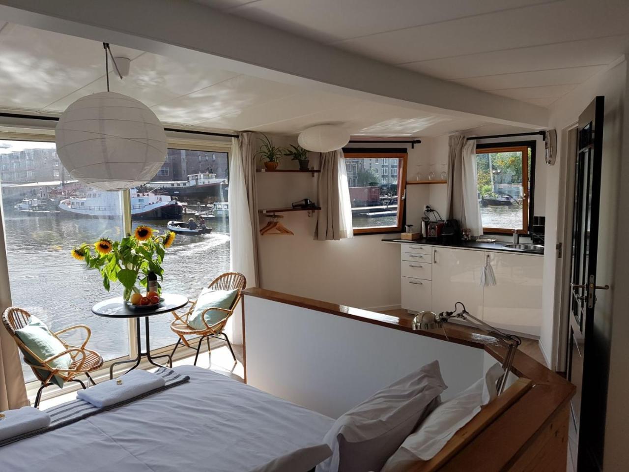 Houseboat Concordia B&B (Adults Only) 2