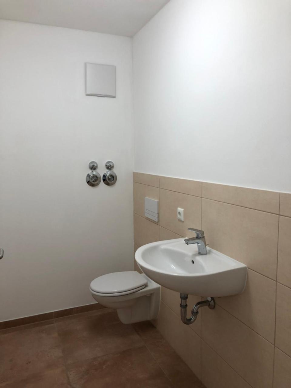 Pension Chen Mit 2 Schlafzimmern, Ebk, Separat Balkon 2