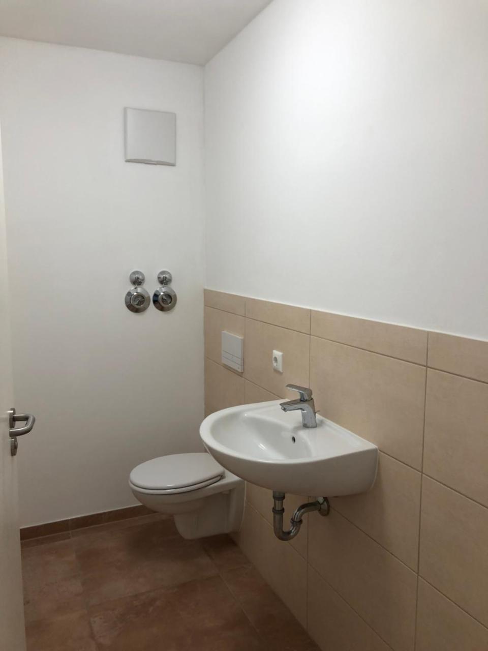 Pension Chen Mit 2 Schlafzimmern, Ebk, Separat Balkon 1