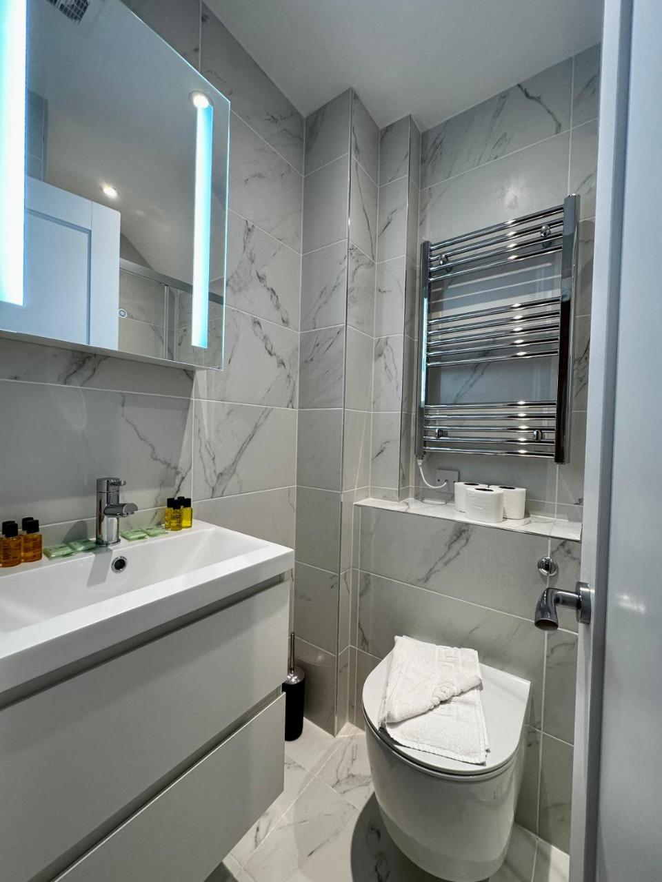 Modern Apartments in Paddington Central London Free Wifi by City Stay Aparts London 1