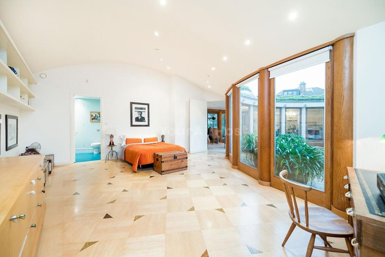 Luxurious 4 Bedroom House in Hither Green Lewisham 1