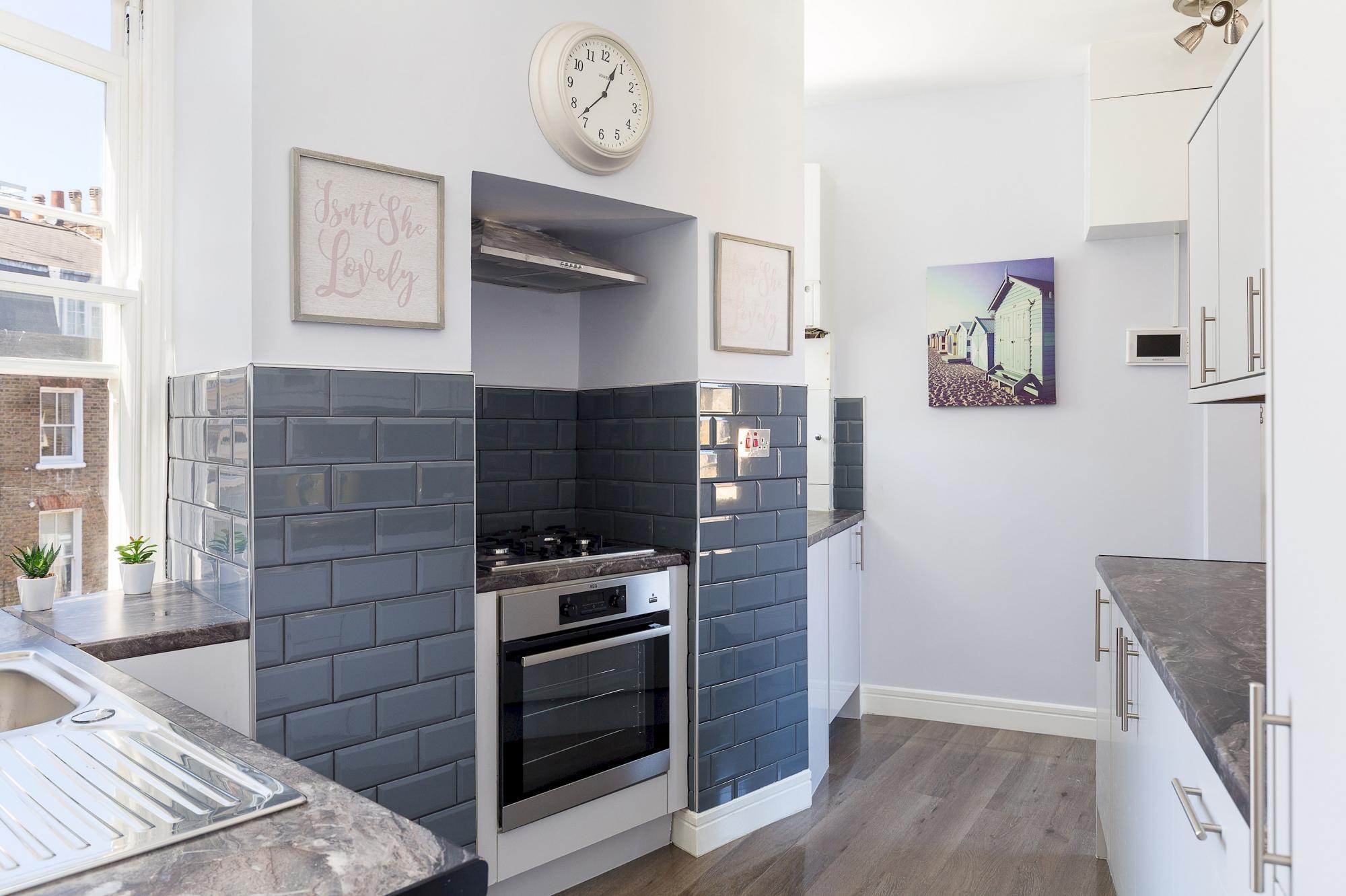 Luxury 1-Bedroom Suite Next To Oxford Street 2