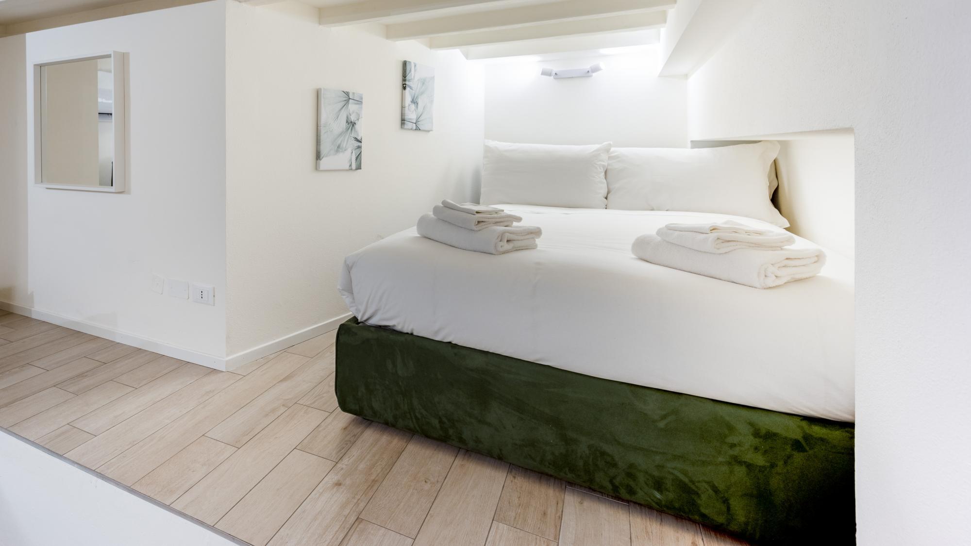 Italianway - the B Village Standard - M6