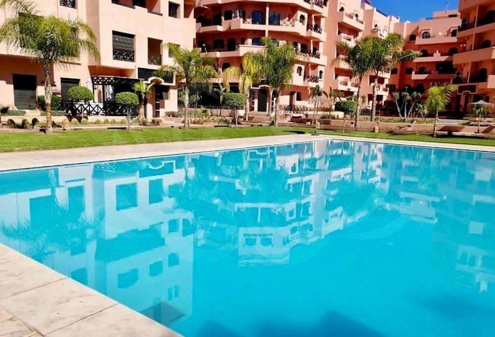 Un Moderne Chic Appartement Vue Sur Piscine