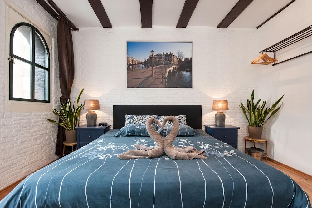 Crown Guesthouse Amsterdam 1