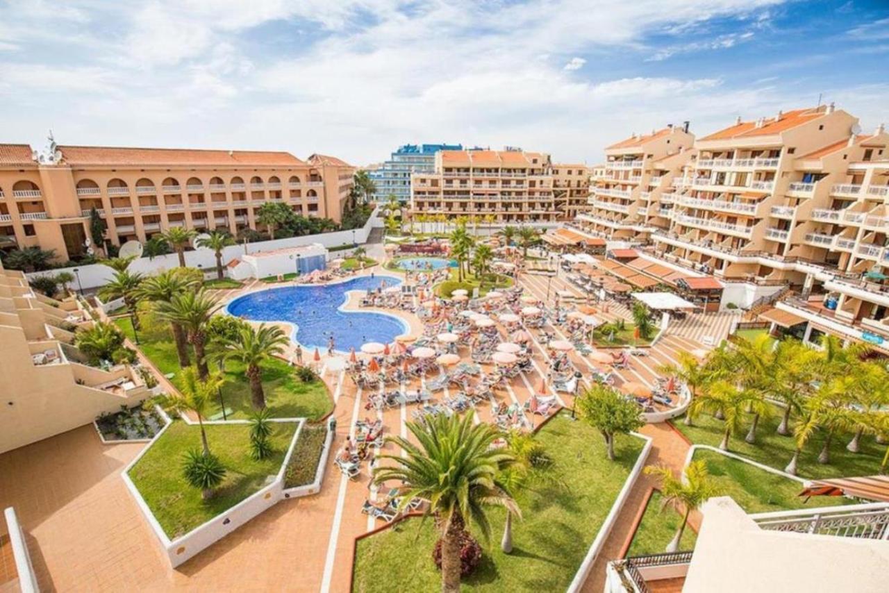 Two Bedroom Apartment in Beachfront Complex with Pool in Playa de las Americas. 1