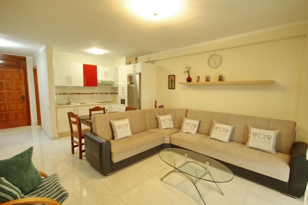 Two Bedroom Apartment in Beachfront Complex with Pool in Playa de las Americas. 2