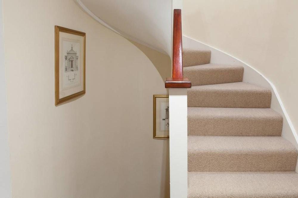 Stylish Apartments Next To Buckingham Palace 1