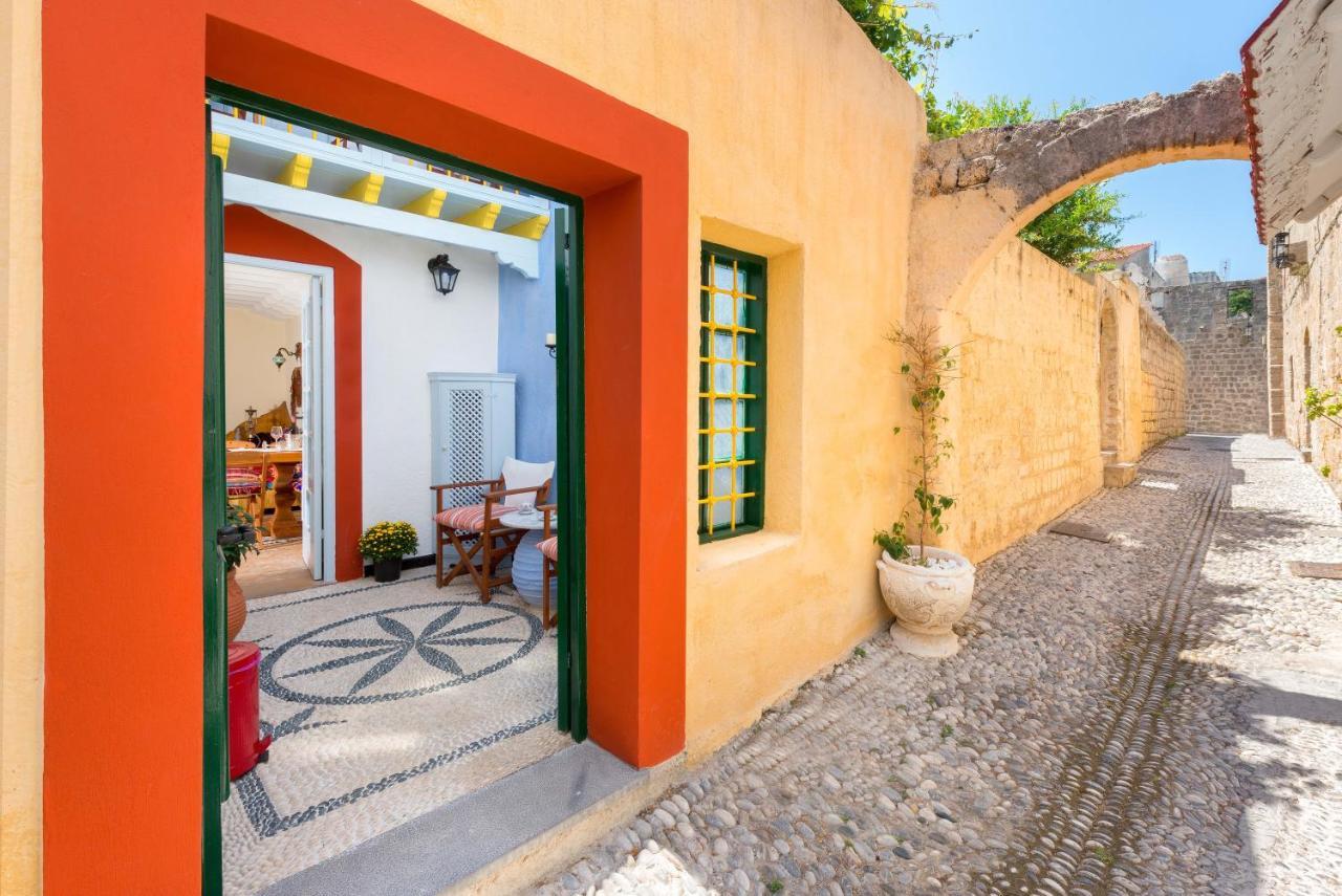 Giorgos' Old Story 2bed Stone House with Private Hamam in the Old Town 1