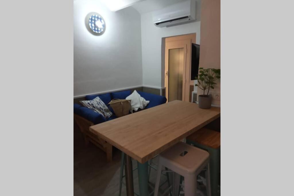 M2 Cool Apartment Next To Metro. 15m To Center 2