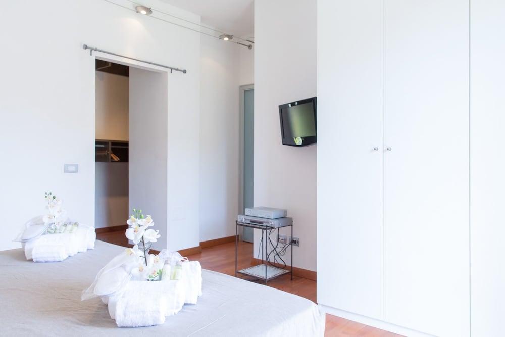 Suitelowcost - Stilicone 1