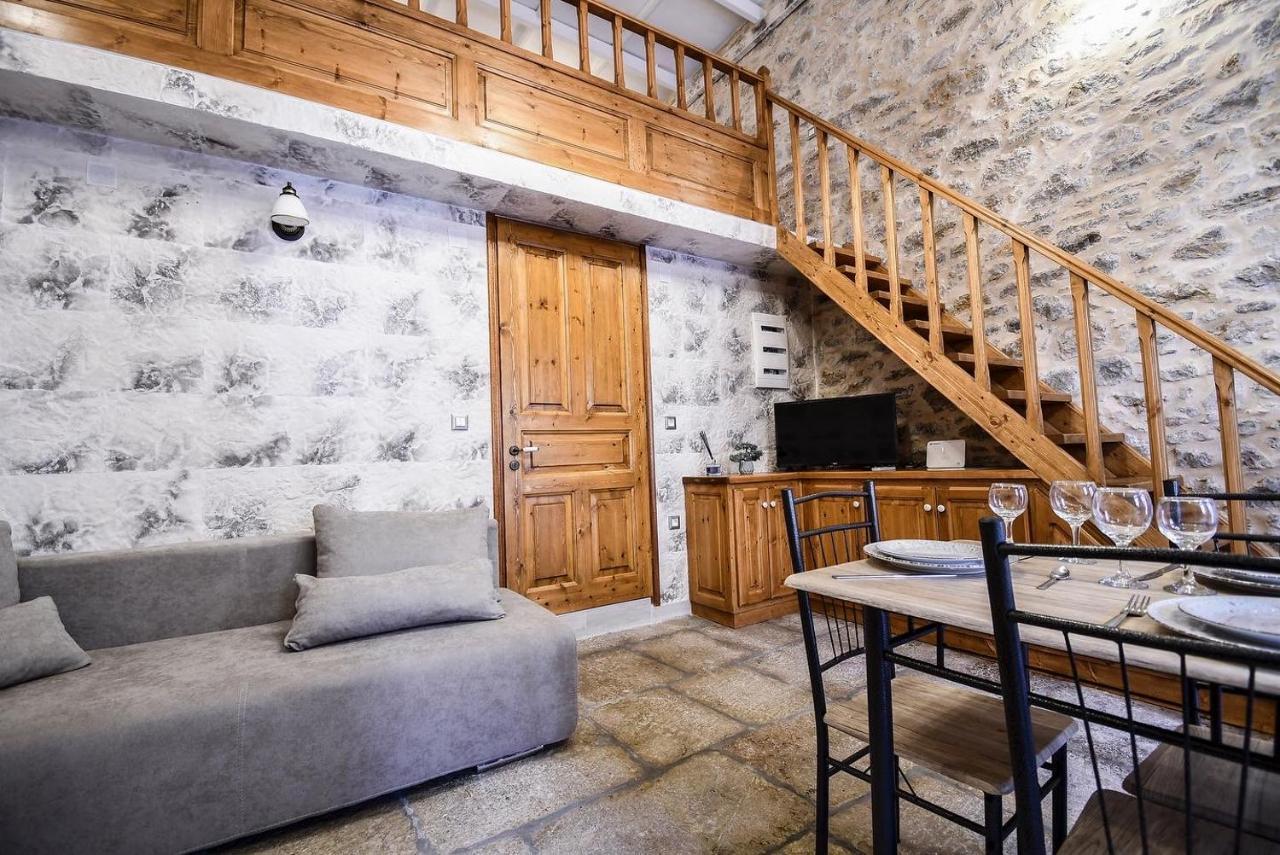 Stone Living Stone Apartment in Symi (Gialos) 2