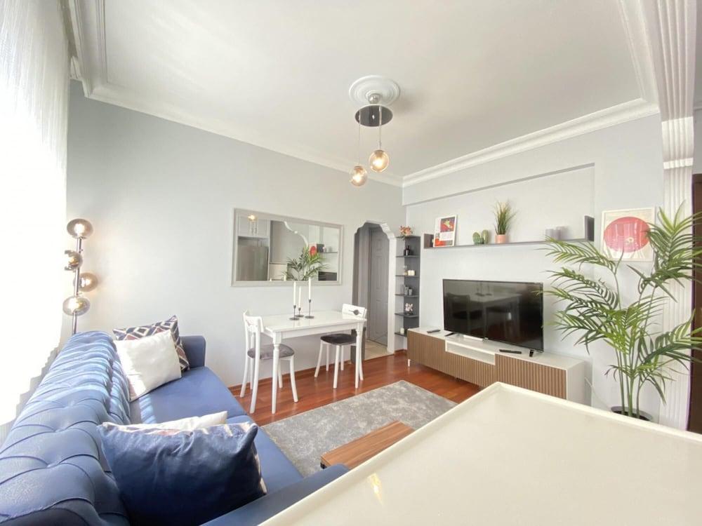 Modern And Stylish Flat Near Taksim Square