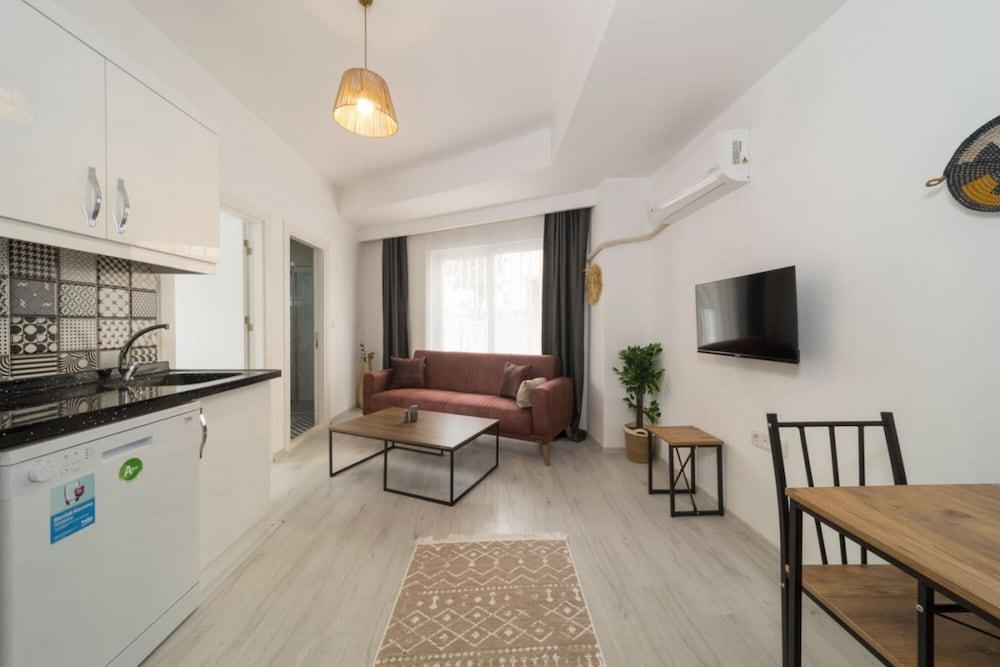 Cozy And Modern Apartment in Muratpasa Antalya 1