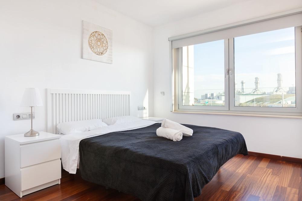 Akira Flats Port Forum 2