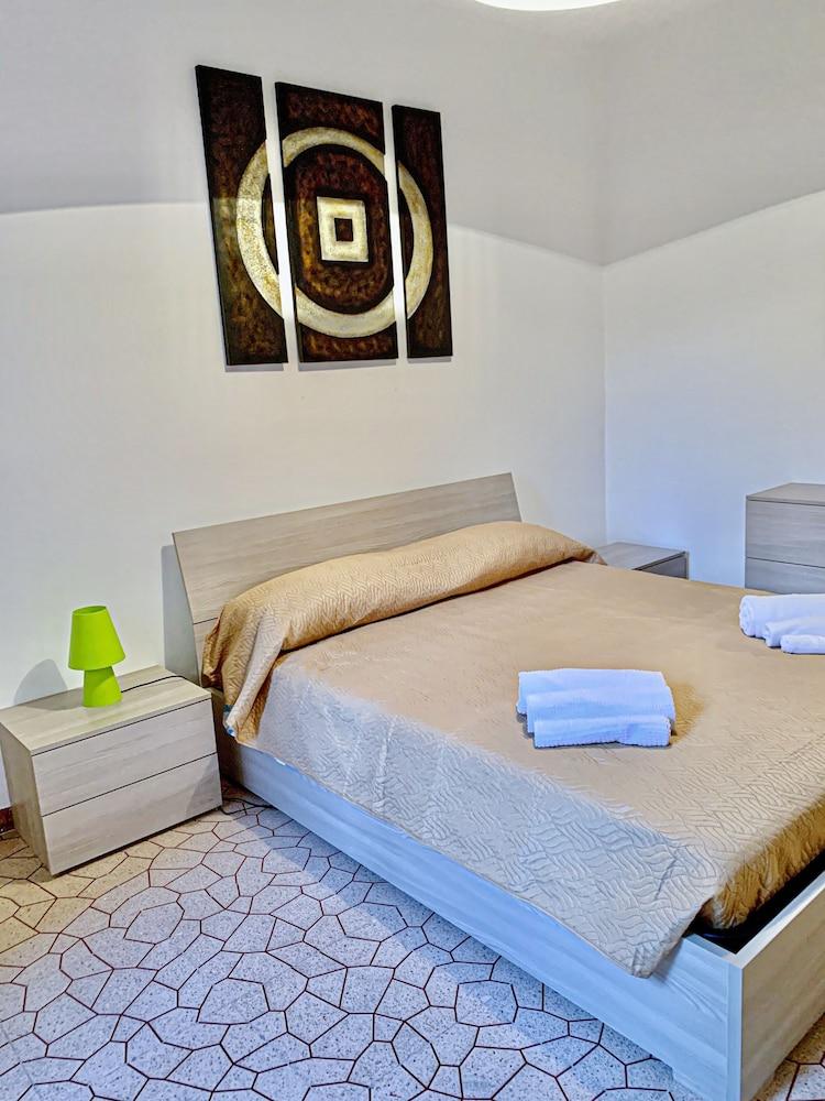 Appartamenti Viale Italia 2