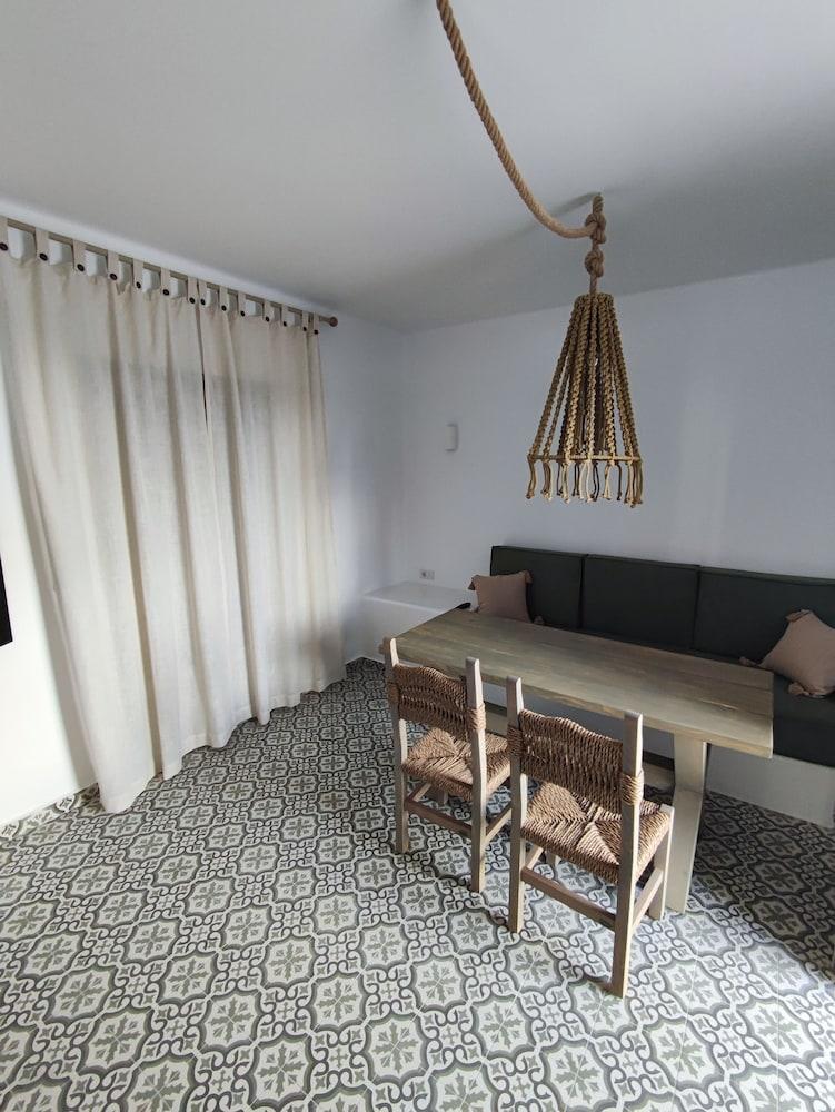 Aval All Suite Hotel