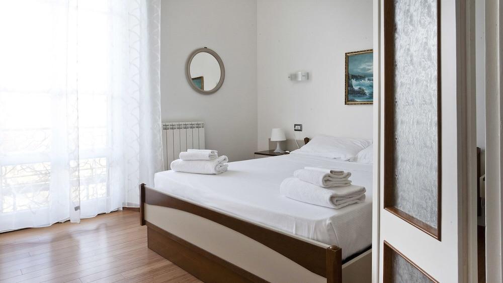 Mi-Pfir4a4 - Piazza Firenze 4 1