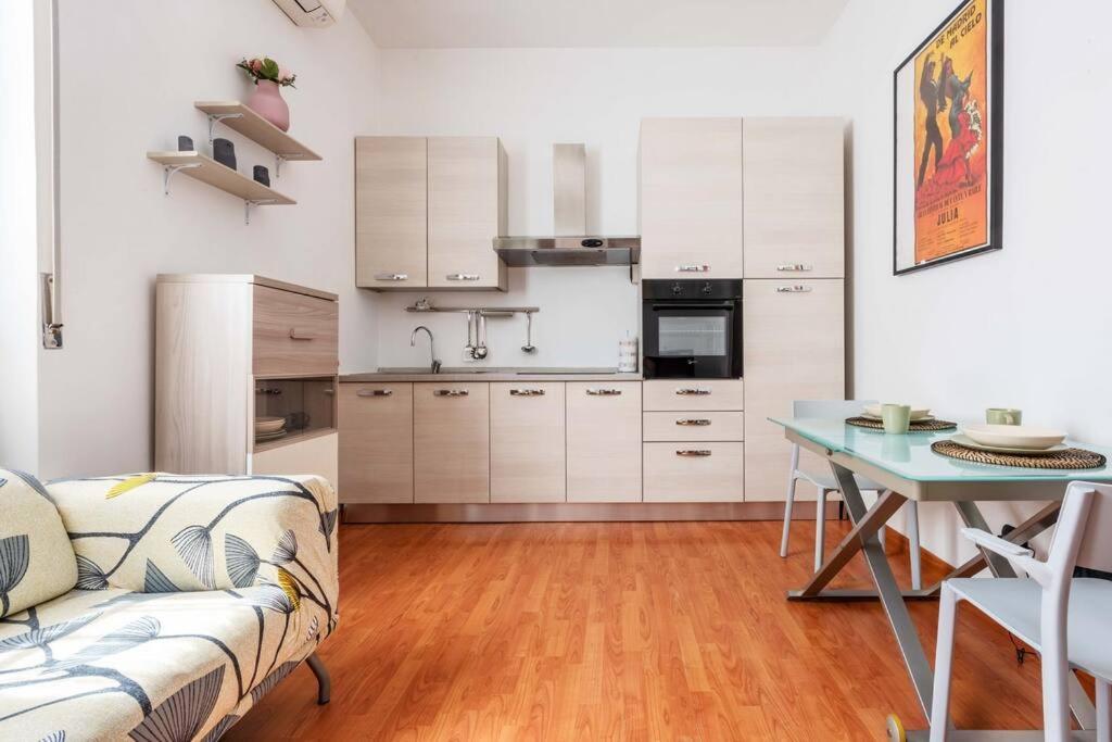 Cozy Apartament in Piazza 5 Giornate by Easylife 2
