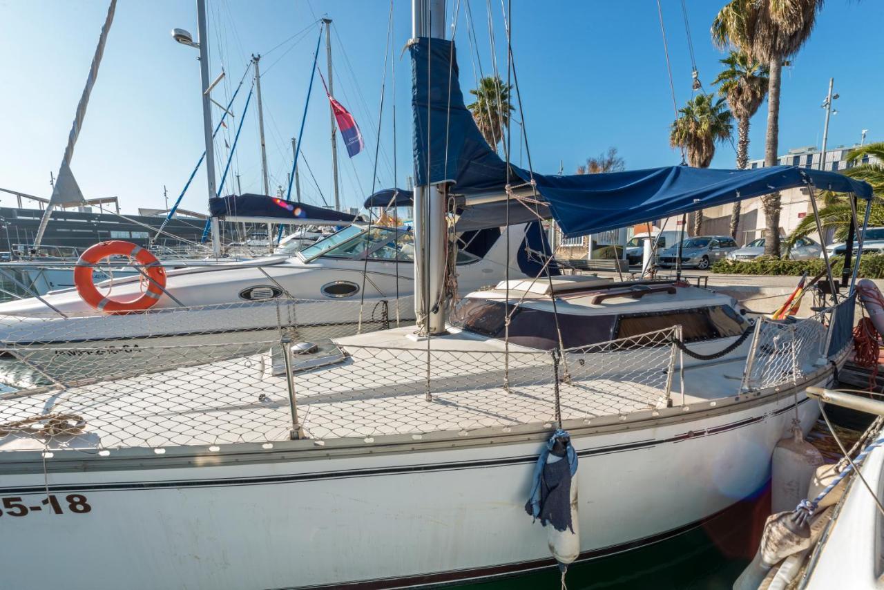 Pequeno Velero En Port Forum Ideal Para Backpackers 1