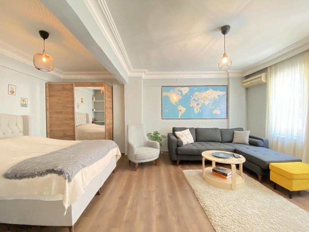 Studio Flat Near Taksim Square in Beyoglu 2
