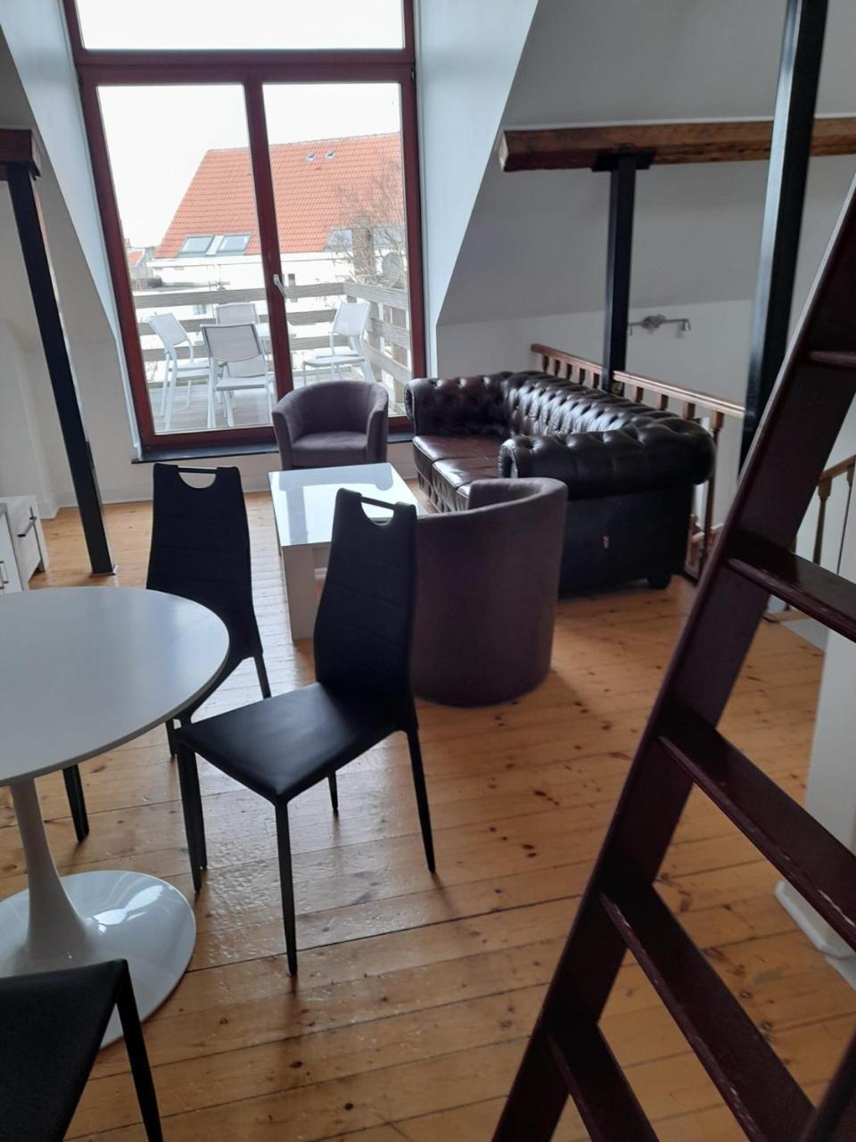 Triplex Magnifique Avec 3 Chambres Et Terrasse